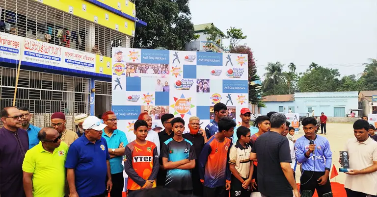 ক্রিকেট ট্যালেন্ট হান্টে অংশগ্রহণকারীরা